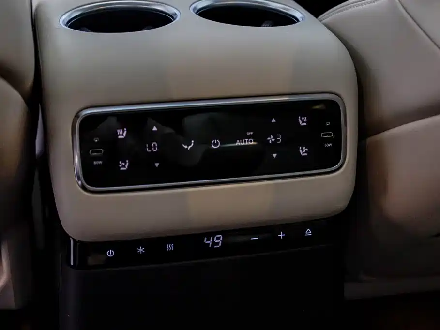 Li Auto Li MEGA — миниатюра 22