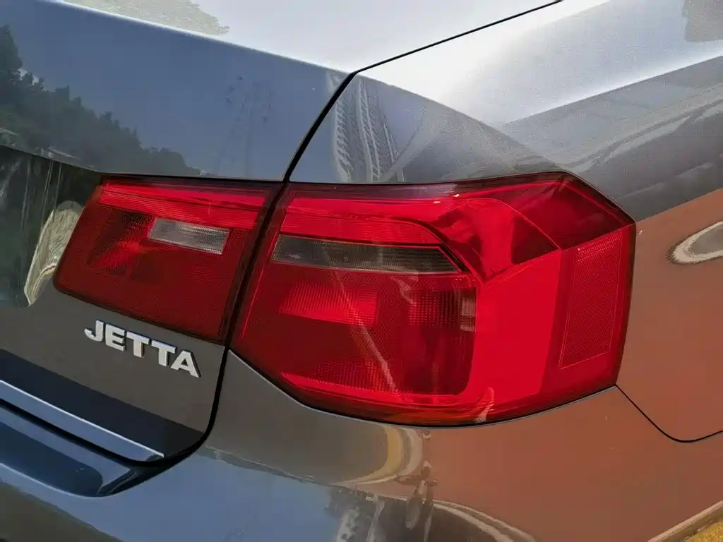Volkswagen Jetta — миниатюра 8