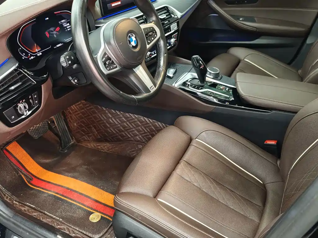 BMW 5 Series — миниатюра 9