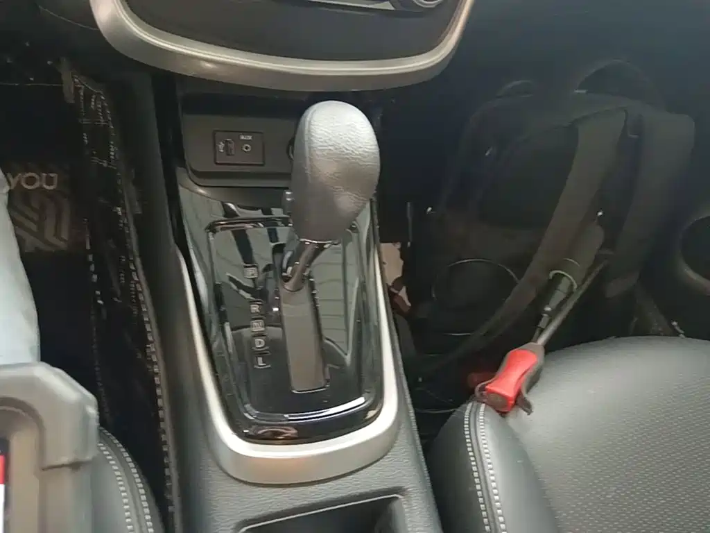 Nissan Tiida — миниатюра 14