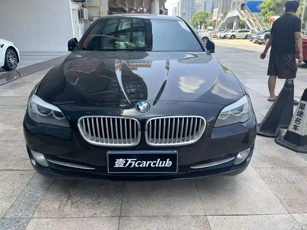 BMW 5 Series — миниатюра 2
