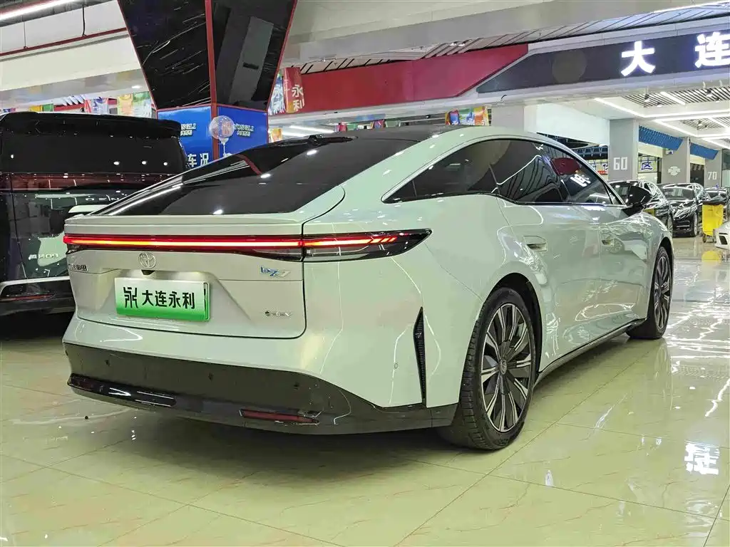 Toyota bZ7 — миниатюра 14