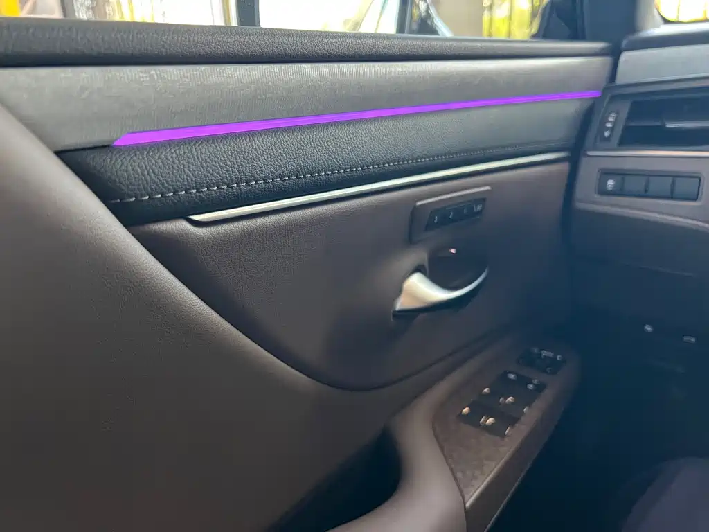 Lexus ES — миниатюра 20