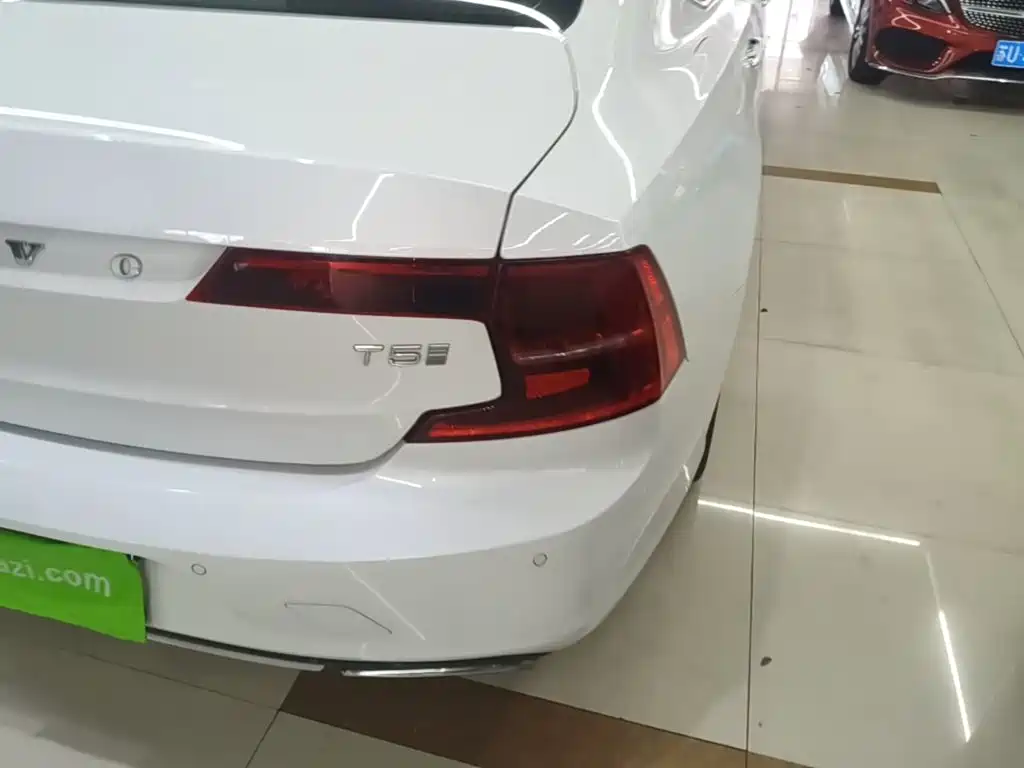 Volvo S90 — миниатюра 8