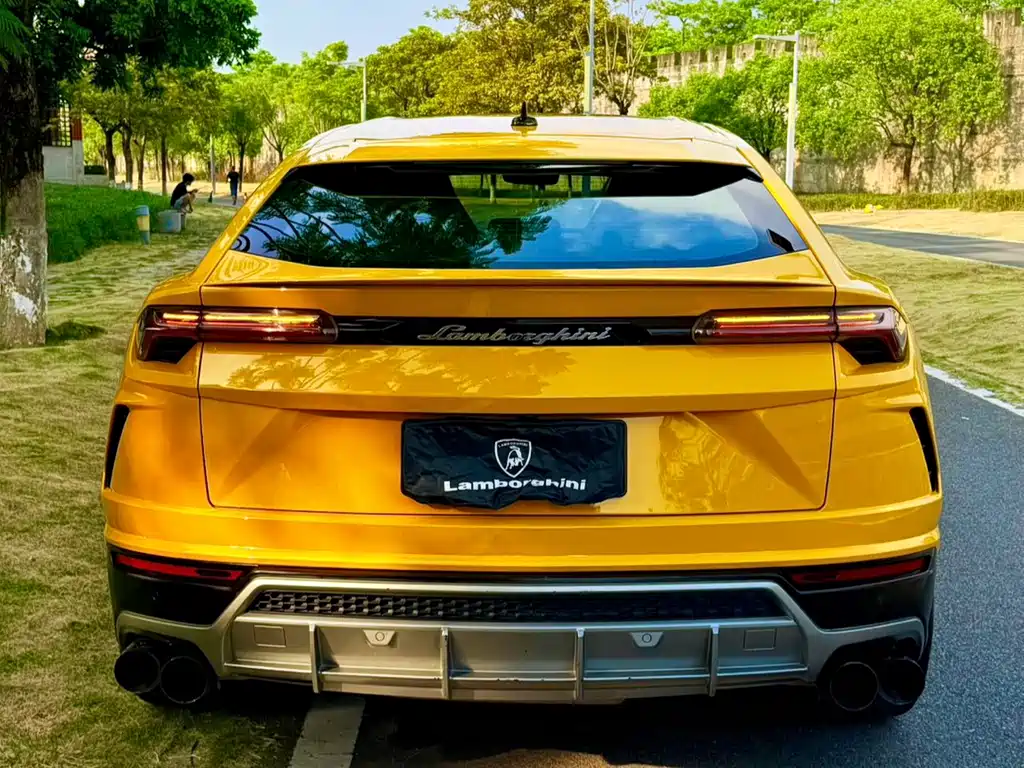 Lamborghini Urus — миниатюра 16