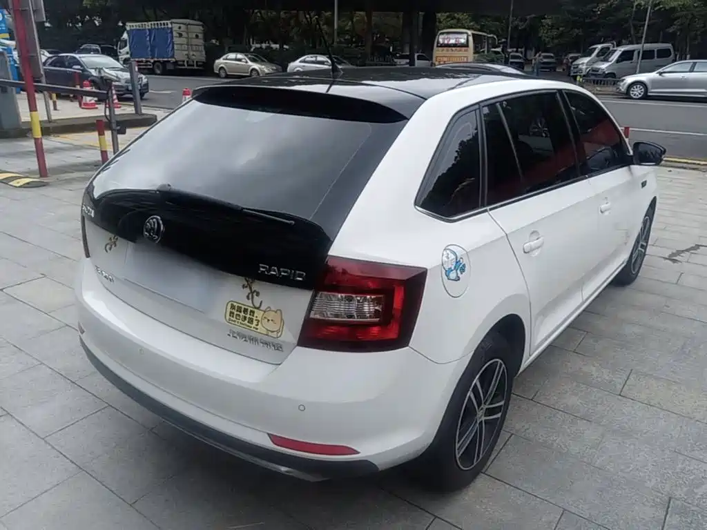 Skoda Rapid Spaceback — миниатюра 7