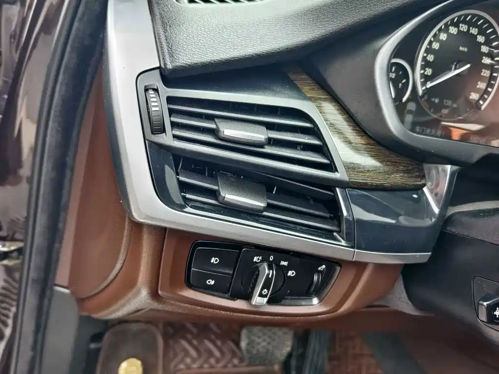 BMW X5 (Import) — миниатюра 9