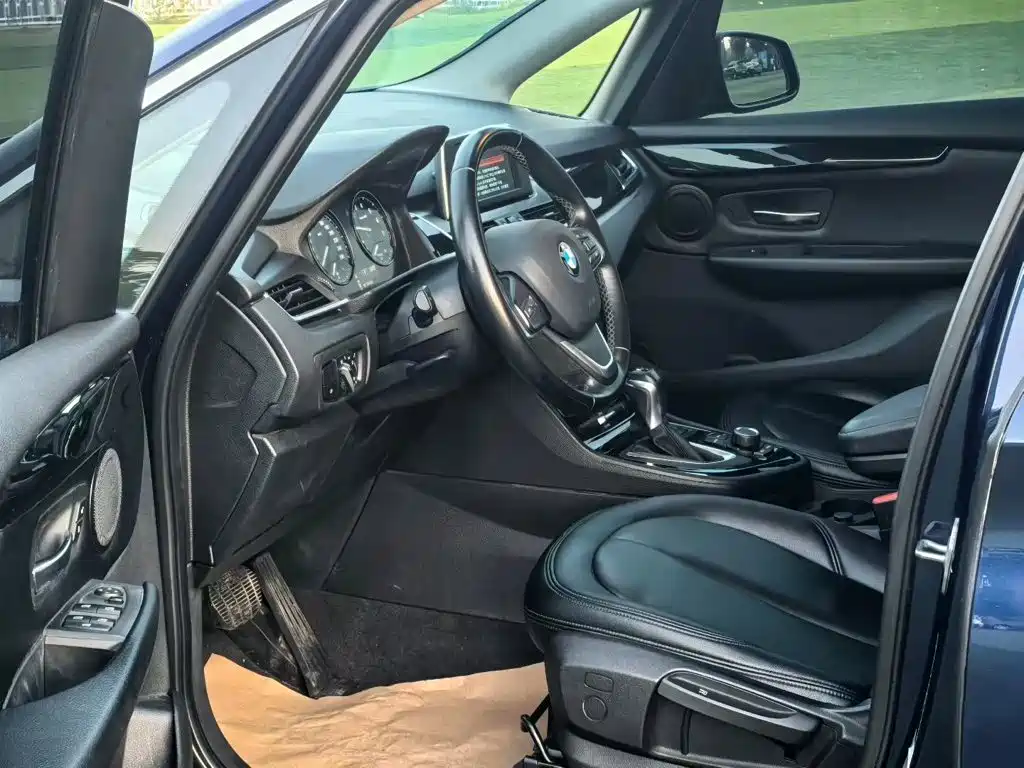BMW 2 Series Active Tourer — миниатюра 7