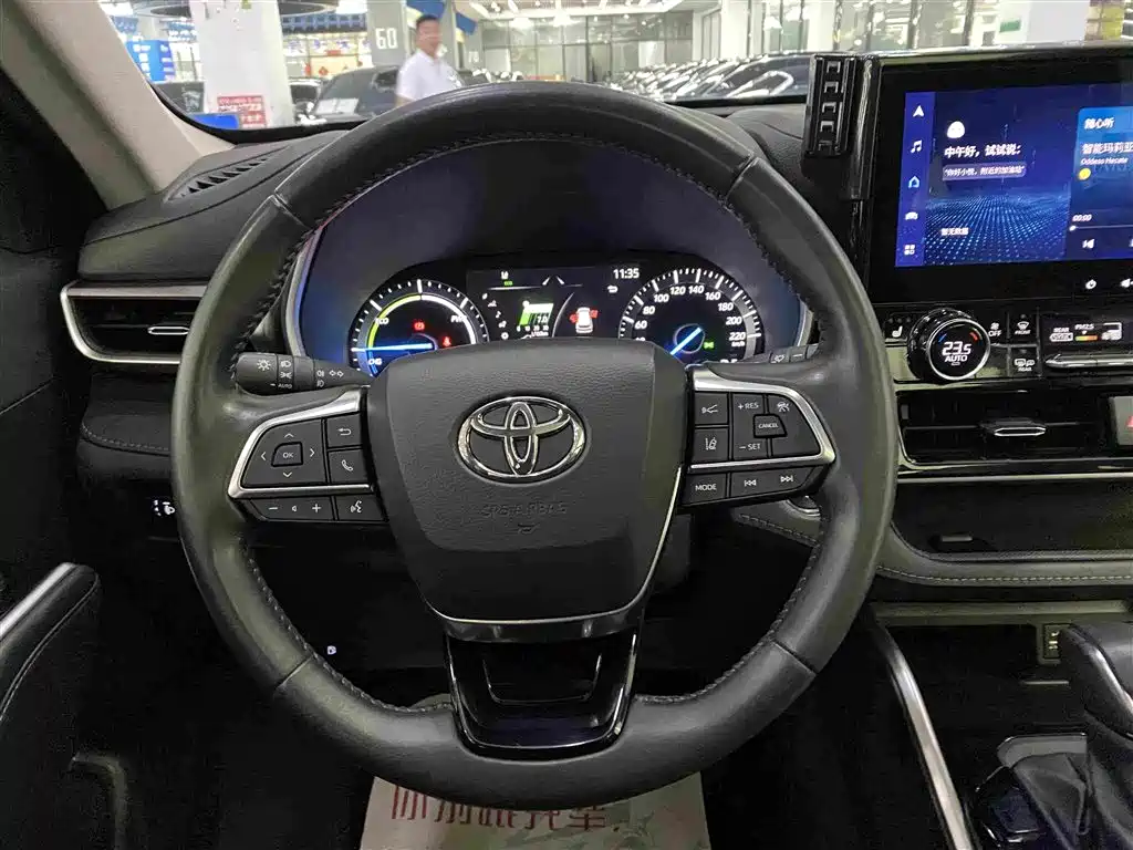Toyota Highlander — миниатюра 11
