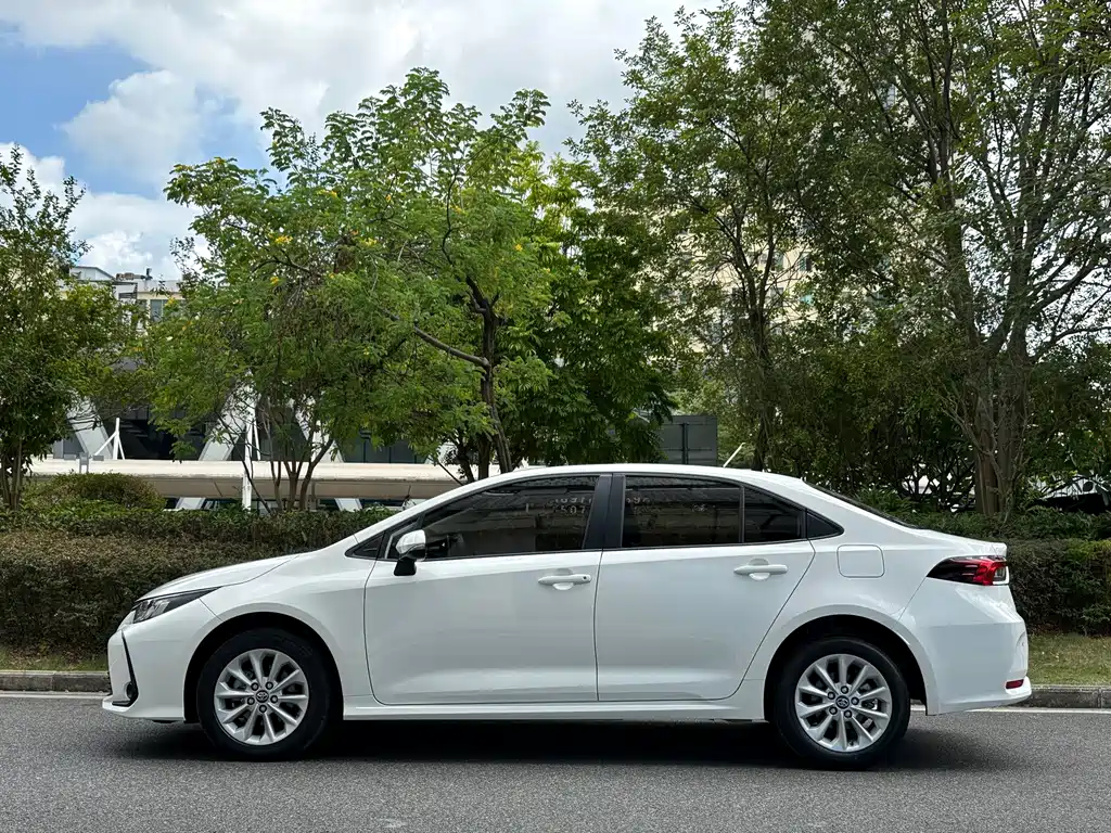 Toyota Corolla — миниатюра 4