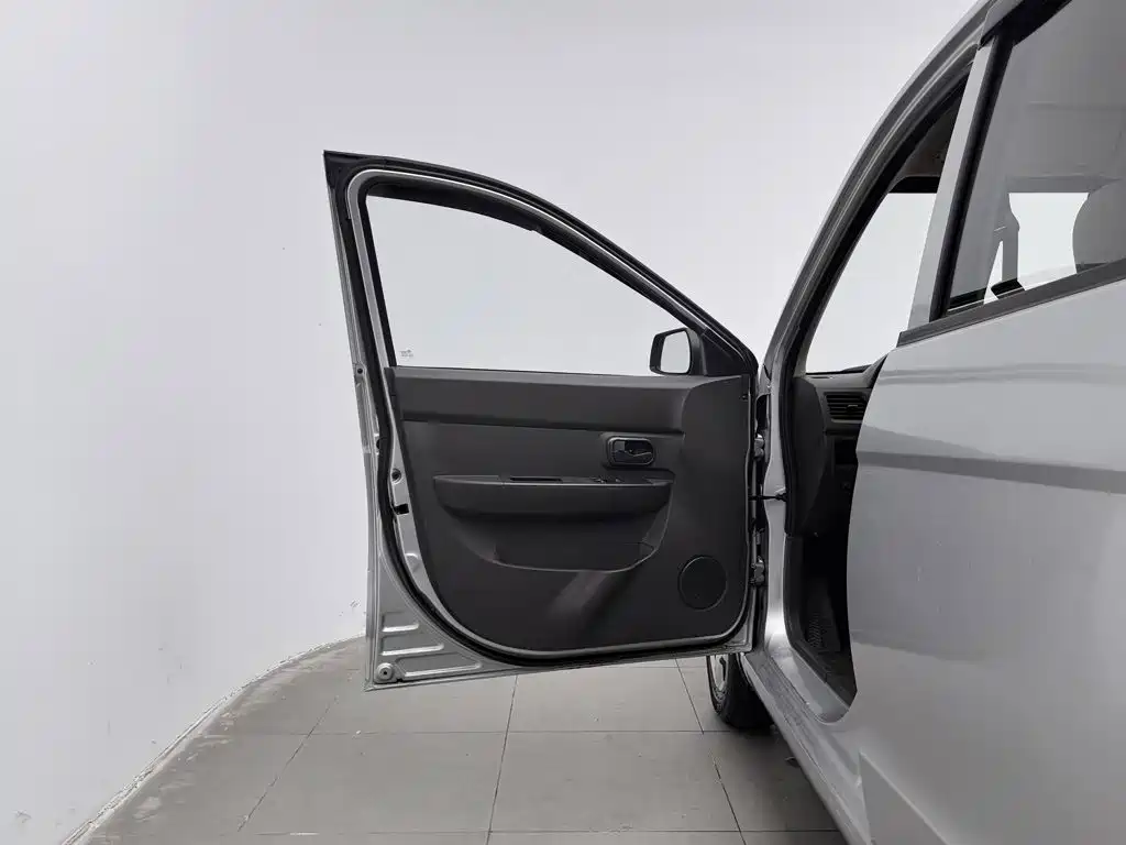 Wuling Hongguang — миниатюра 8
