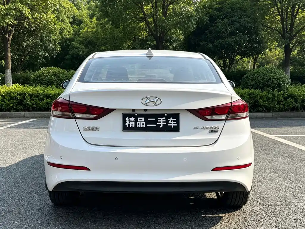 Hyundai Elantra — миниатюра 2