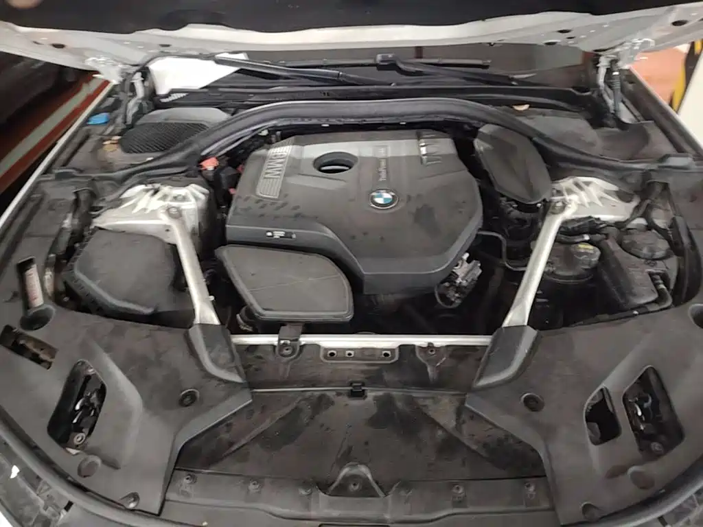 BMW 5 Series — миниатюра 20