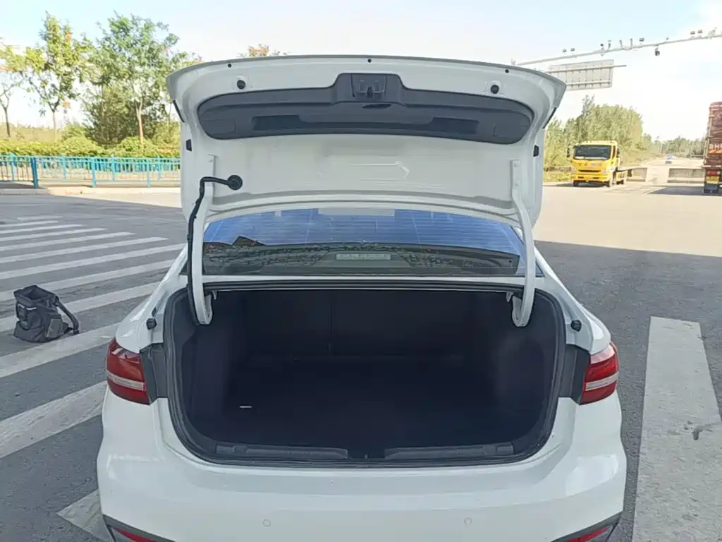 Volkswagen Lavida — миниатюра 19