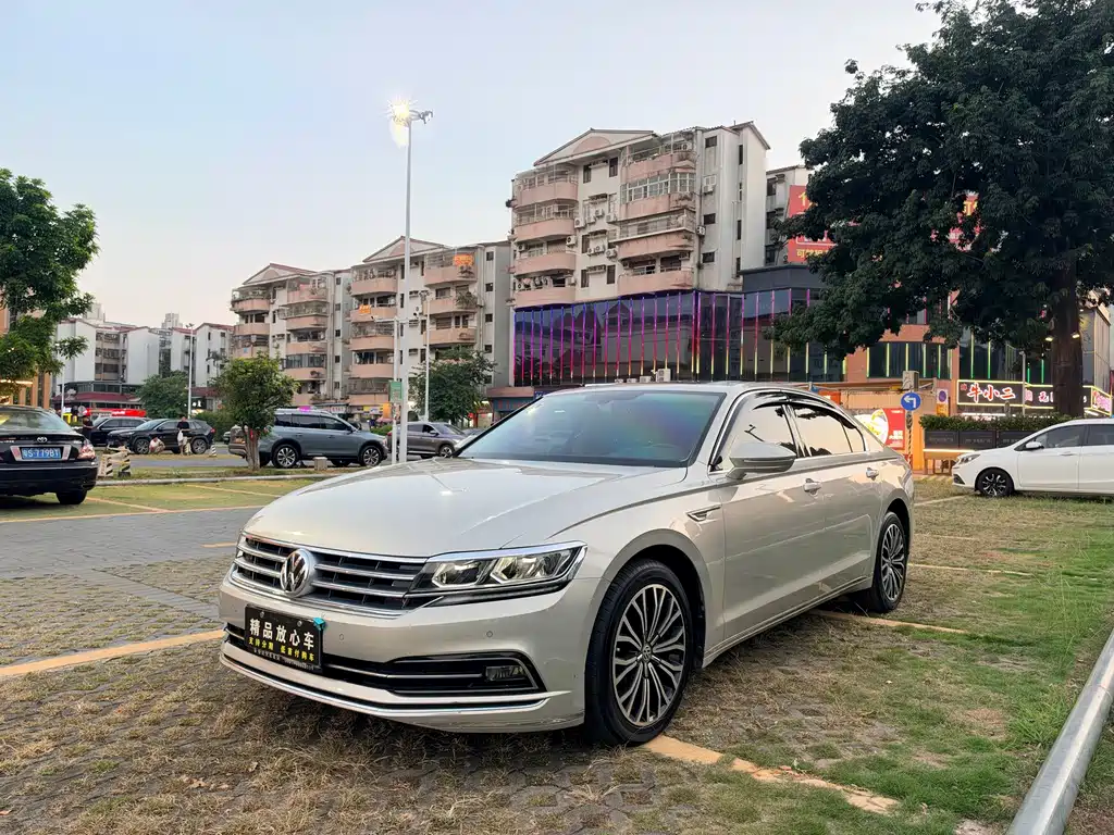 Volkswagen Phideon — миниатюра 3
