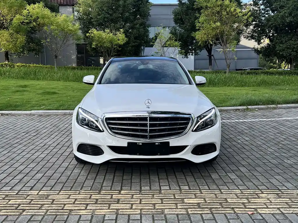 Mercedes-Benz C-Class — миниатюра 2