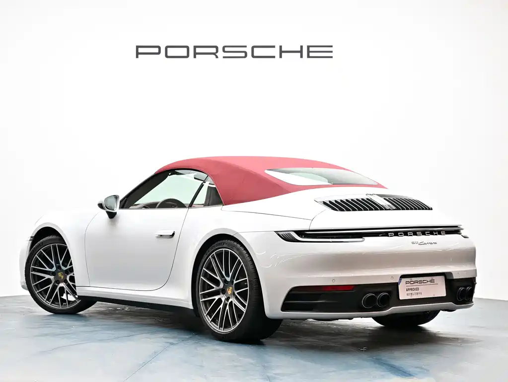 PORSCHE 911