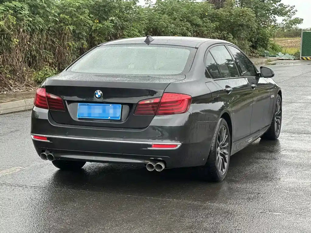 BMW 5 Series — миниатюра 7