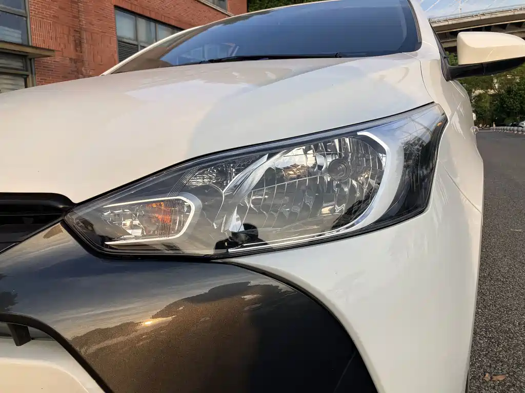 Toyota Yaris L — миниатюра 17