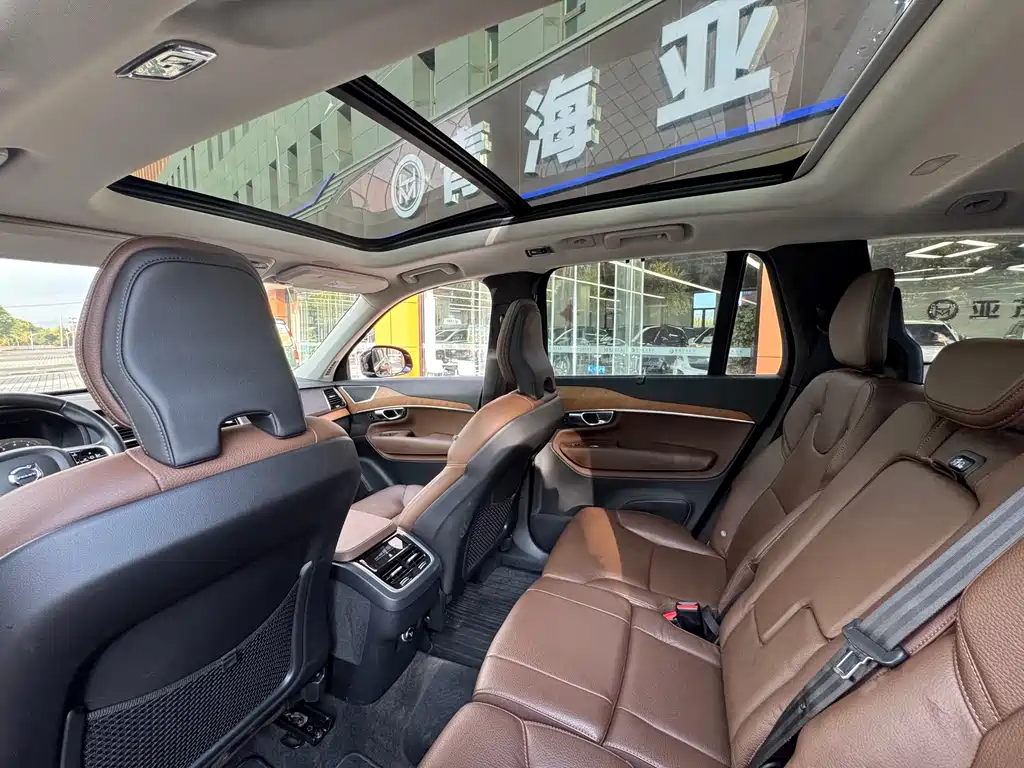Volvo XC90 — миниатюра 14