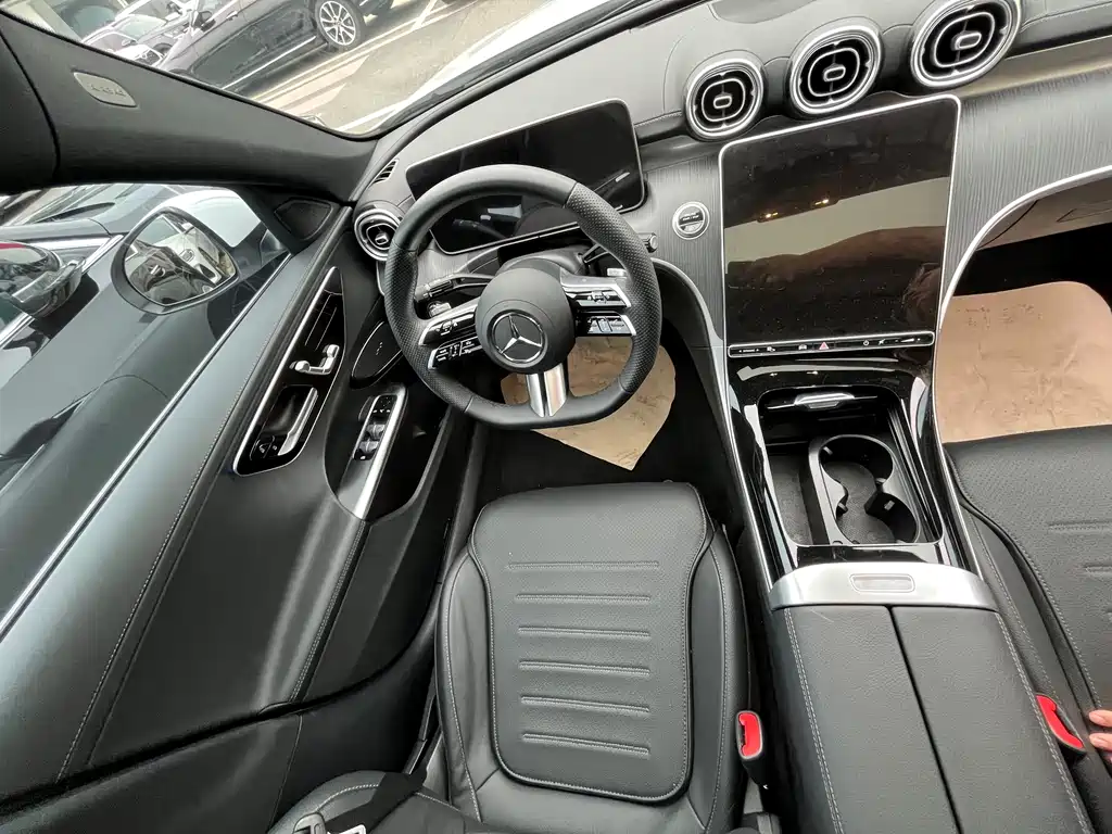 Mercedes-Benz C-Class — миниатюра 2