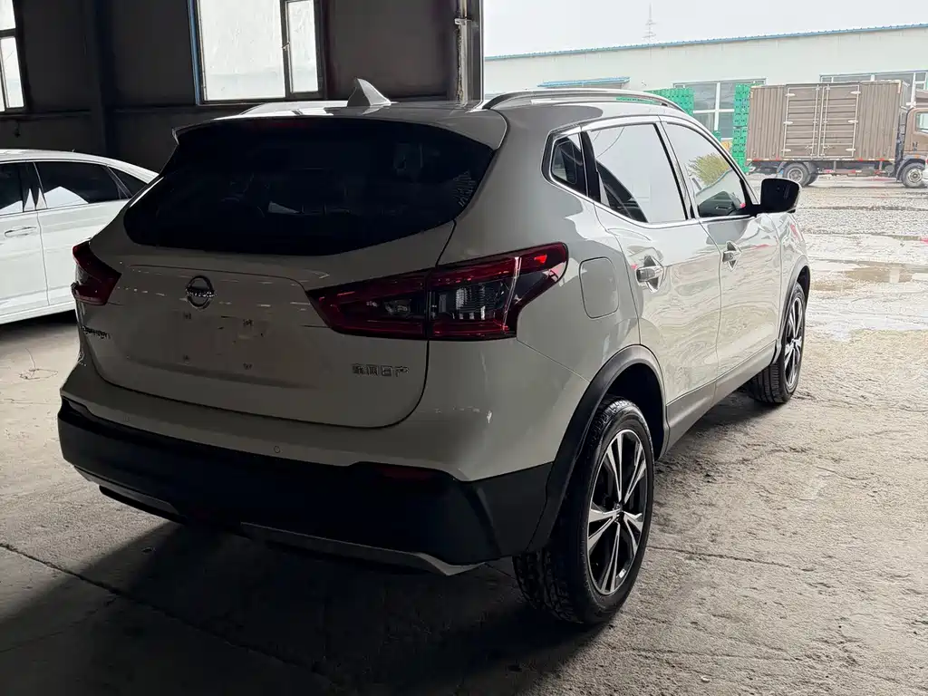 Nissan Qashqai — миниатюра 18