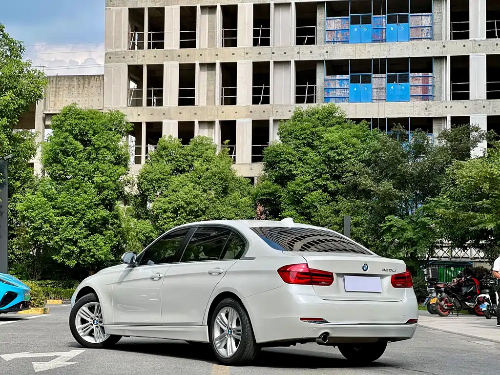 BMW 3 Series — миниатюра 22