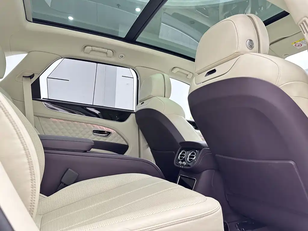 Bentley Bentayga — миниатюра 14