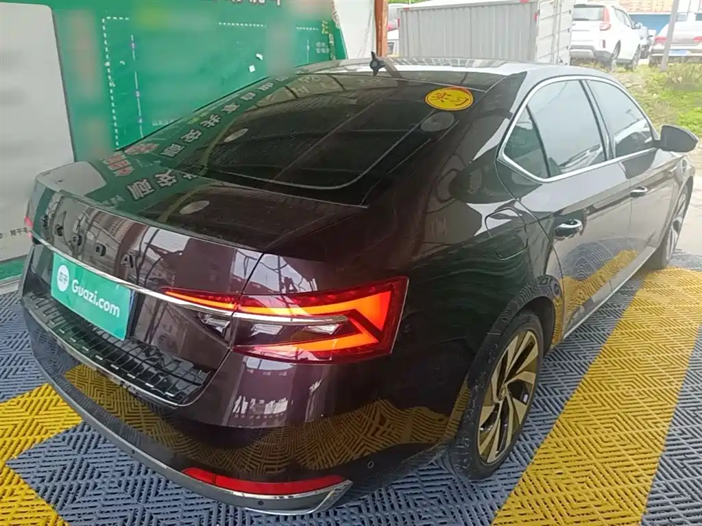 Skoda Superb 2019 TSI330 DSG Luxury