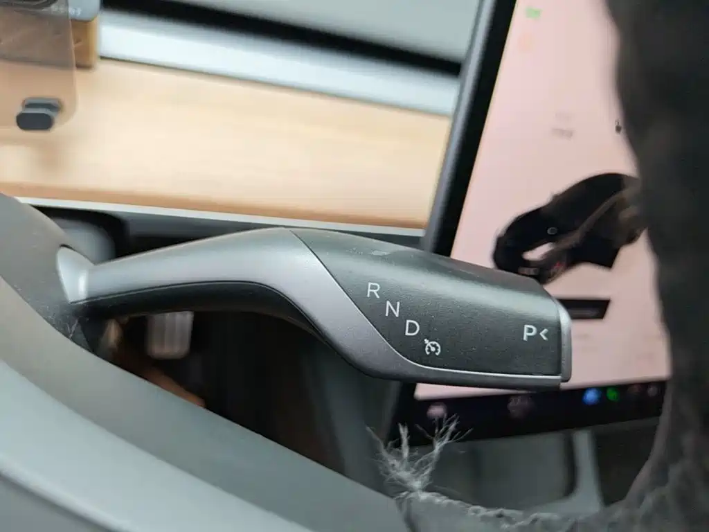 Tesla Model 3 — миниатюра 14