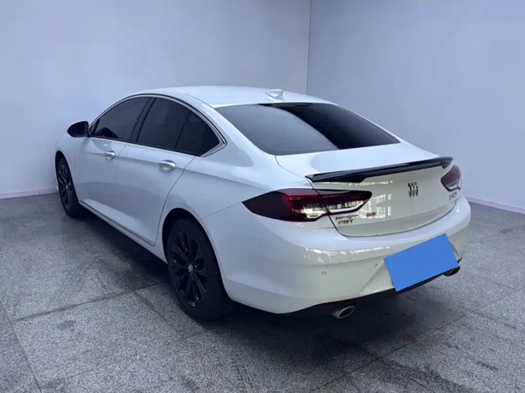 Buick Regal — миниатюра 9