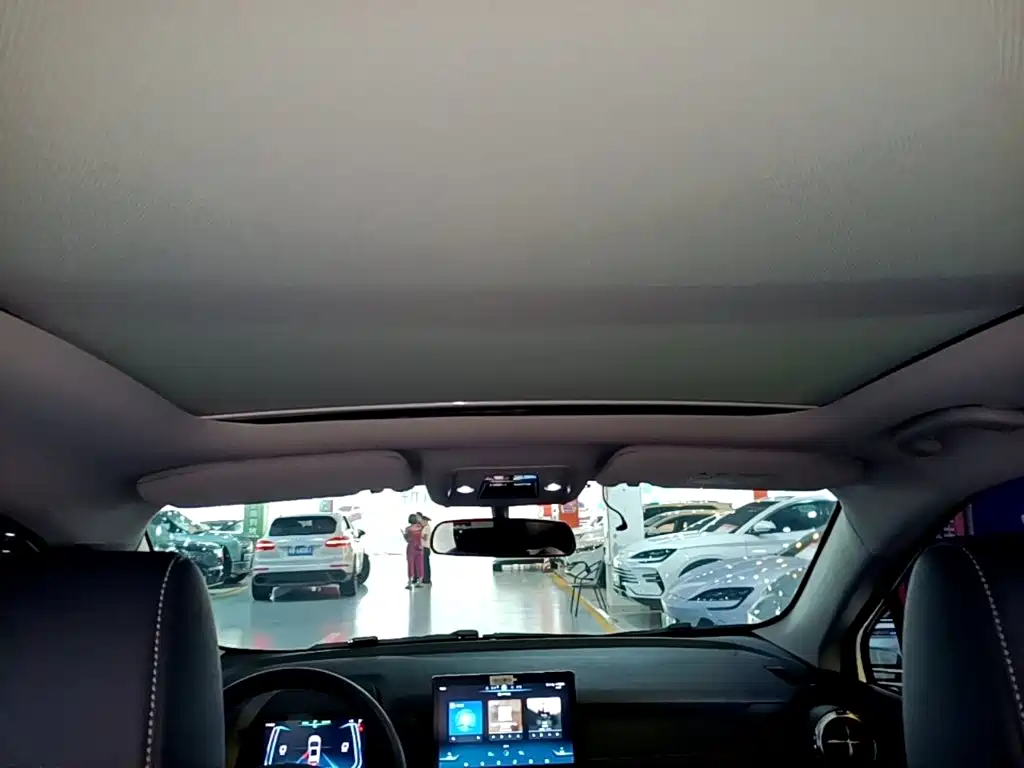 BYD Yuan EV — миниатюра 18