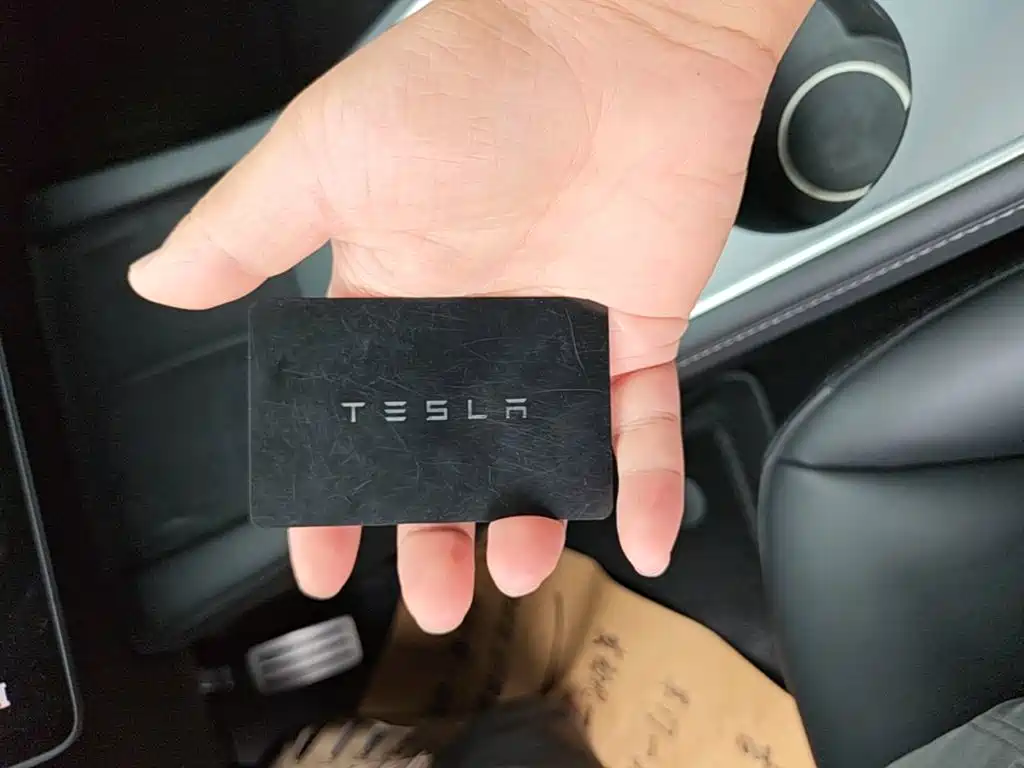 Tesla Model 3 — миниатюра 9