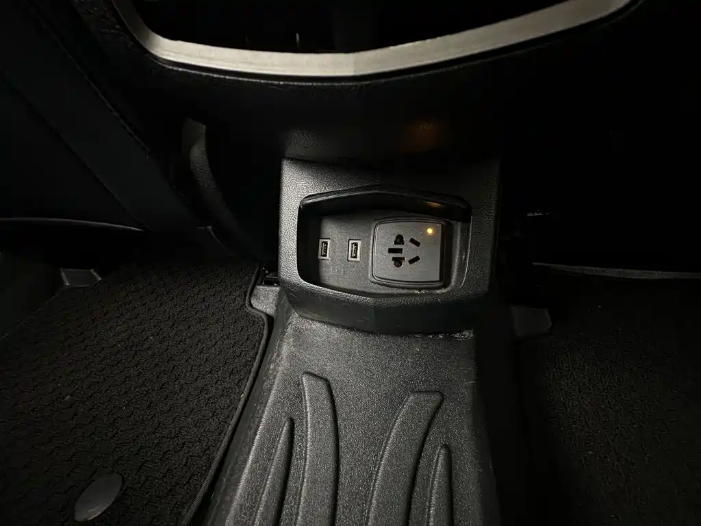 Lincoln MKZ — миниатюра 10