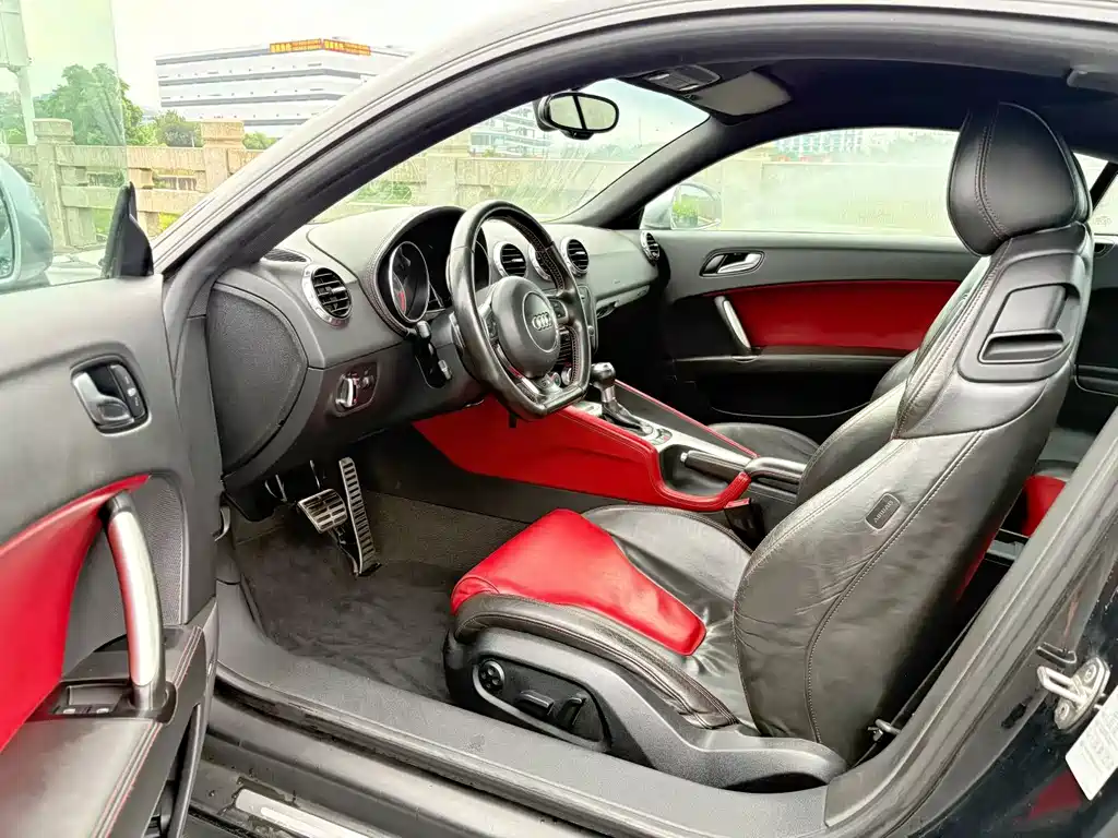 Audi TTS 2011 TTS Coupe 2.0TFSI quattro