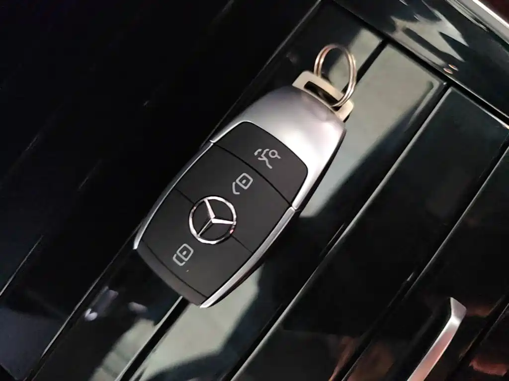 Mercedes-Benz GLB — миниатюра 8