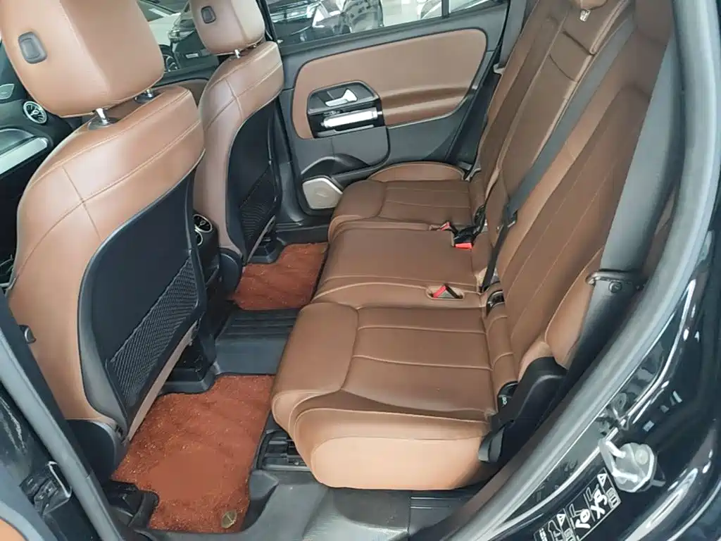 Mercedes-Benz GLB — миниатюра 16