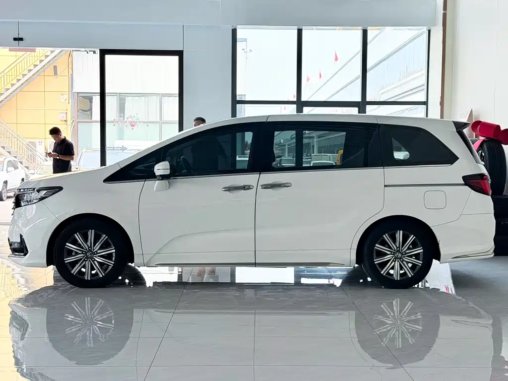 Honda Odyssey 2022 2.0L e:HEV Smart