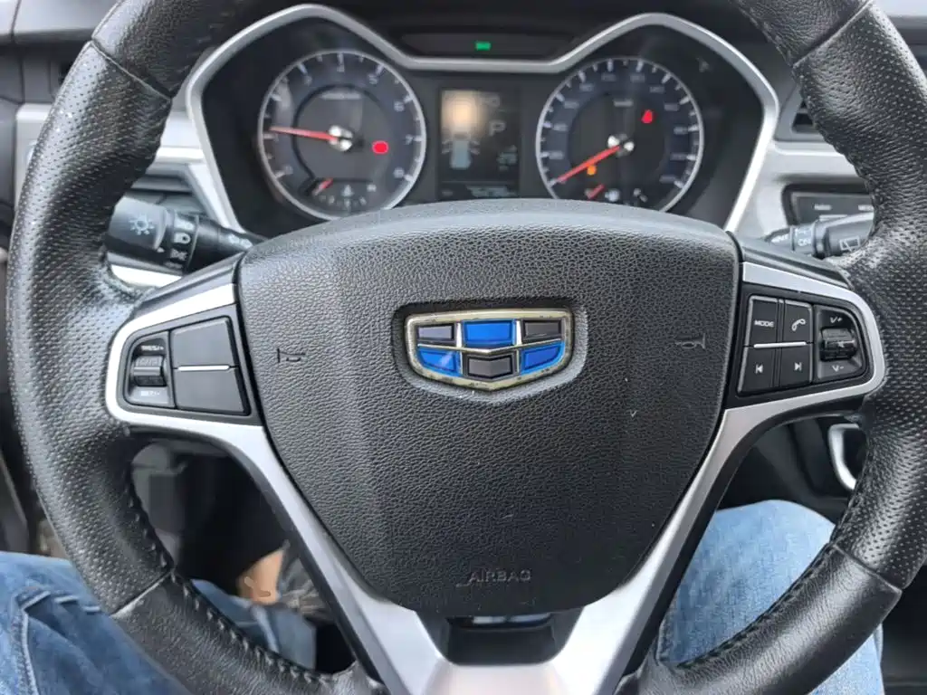 Geely Vision X3 — миниатюра 11