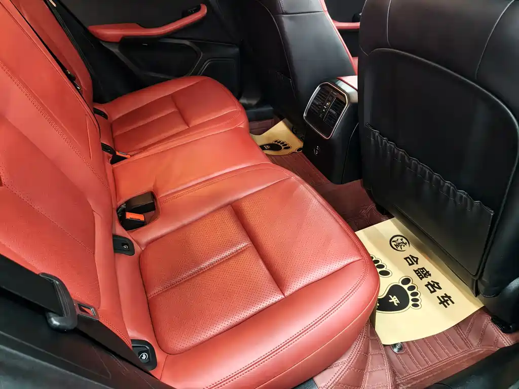 Porsche Macan — миниатюра 17