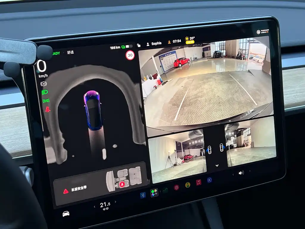Tesla Model 3 — миниатюра 11