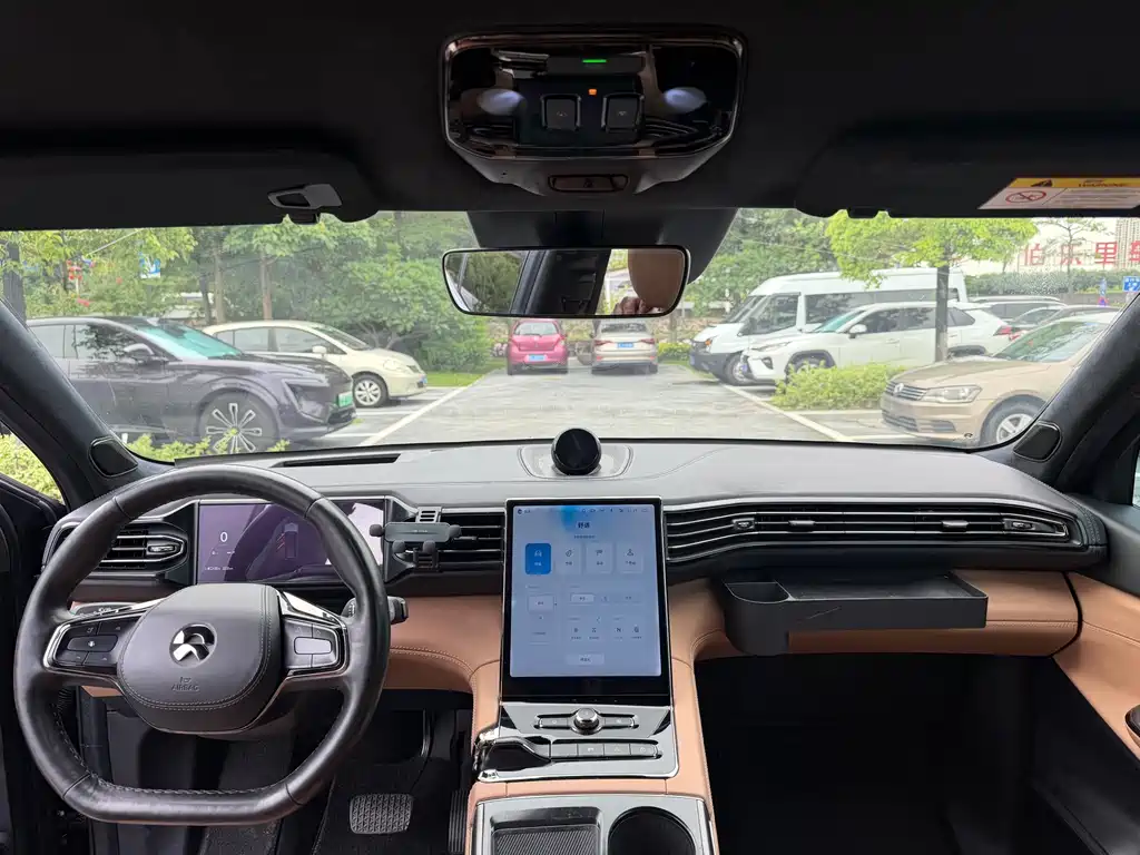 NIO ES8 2020 415KM мест