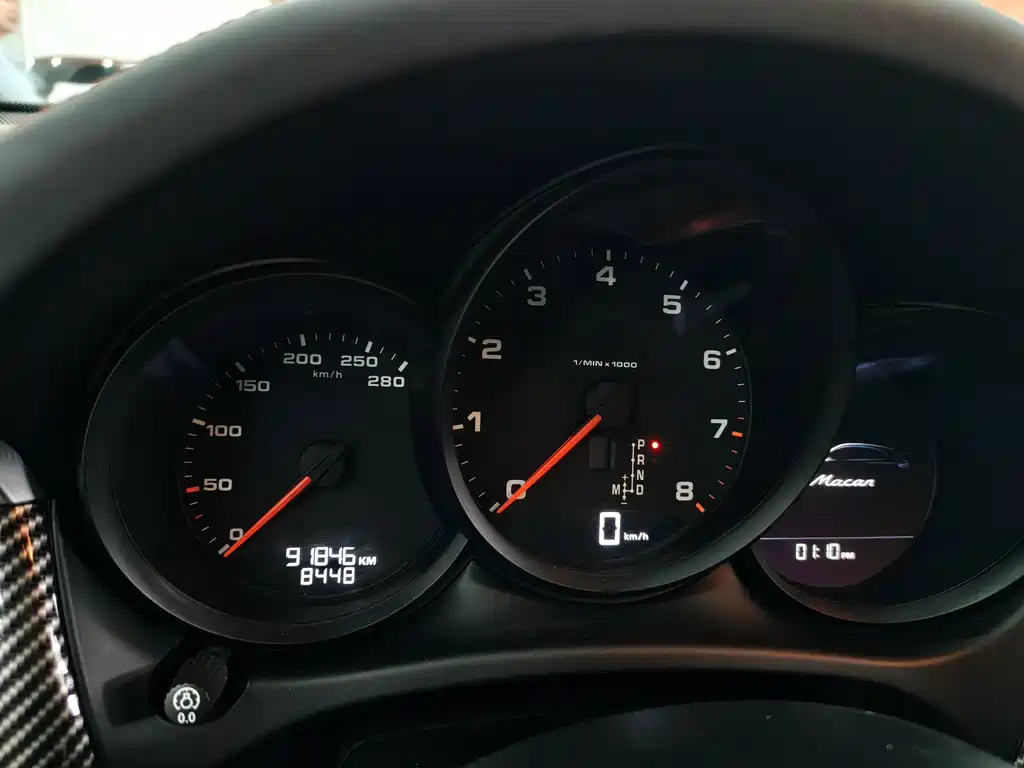 Porsche Macan — миниатюра 10