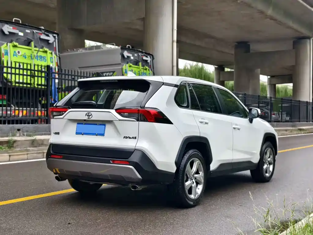 TOYOTA RAV4 RONGFANG