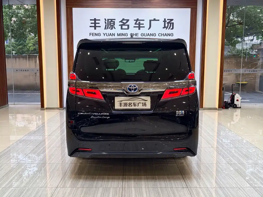 Toyota Vellfire — миниатюра 28