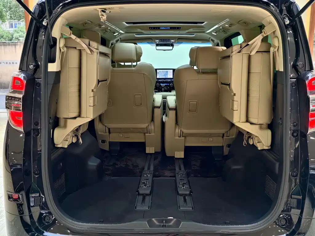 Toyota Vellfire — миниатюра 19