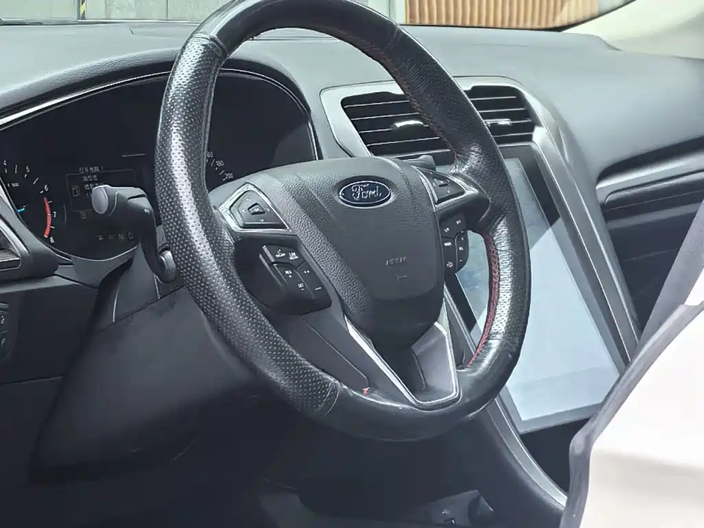 Ford Mondeo — миниатюра 11