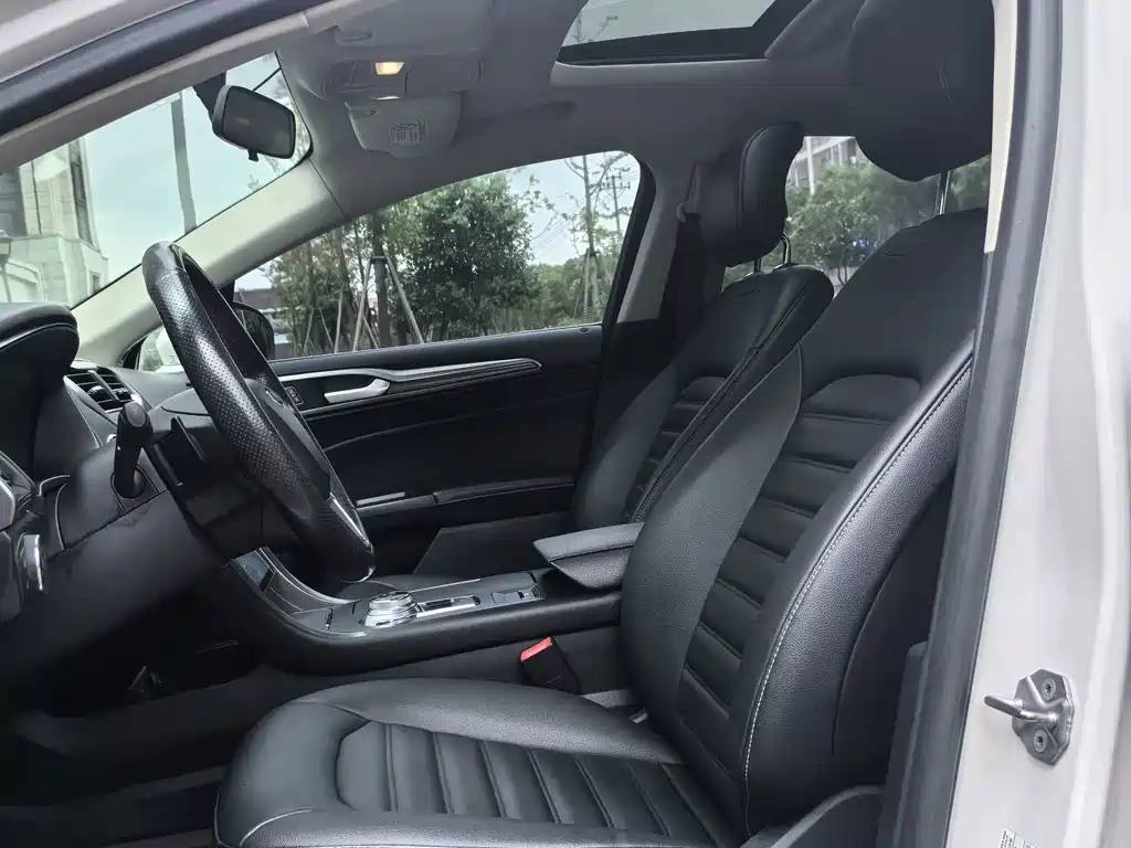 Ford Mondeo — миниатюра 8
