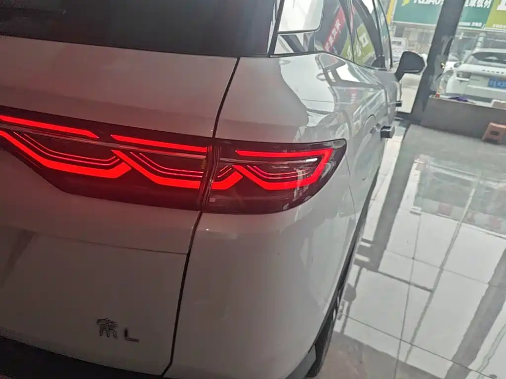 BYD L DM-i — миниатюра 8