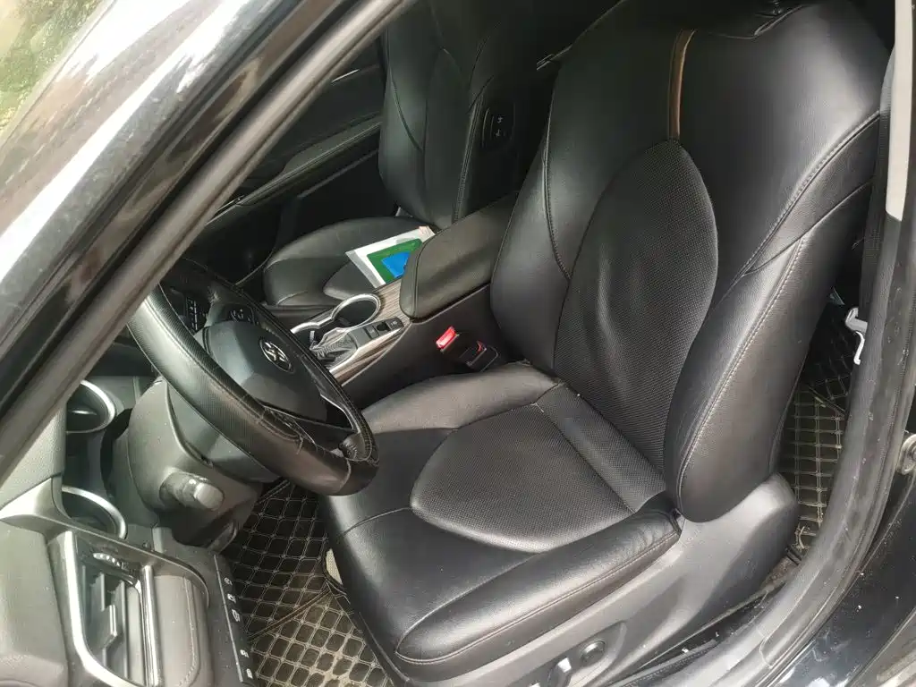 Toyota Camry — миниатюра 16